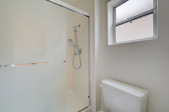 Building Photo - 2613 Breakers Creek Dr