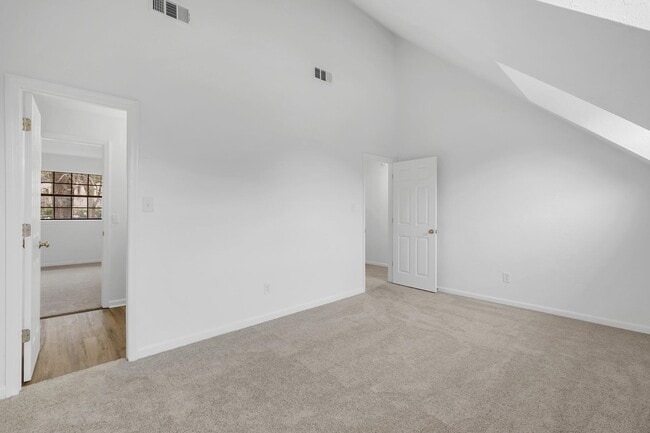 Building Photo - 1305 Cross Creek Cir