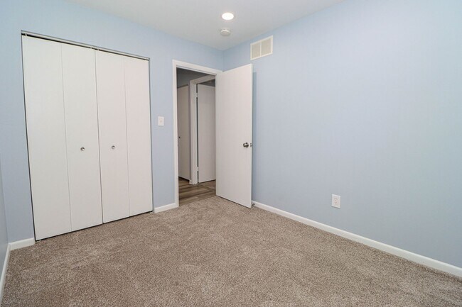 Building Photo - 3 Bedroom Oasis in Severna Park