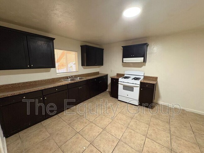 Building Photo - 1265 I St