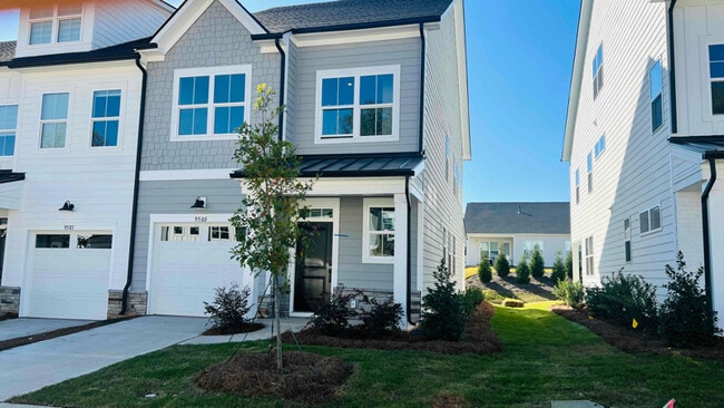 Building Photo - 9505 Munsing Dr