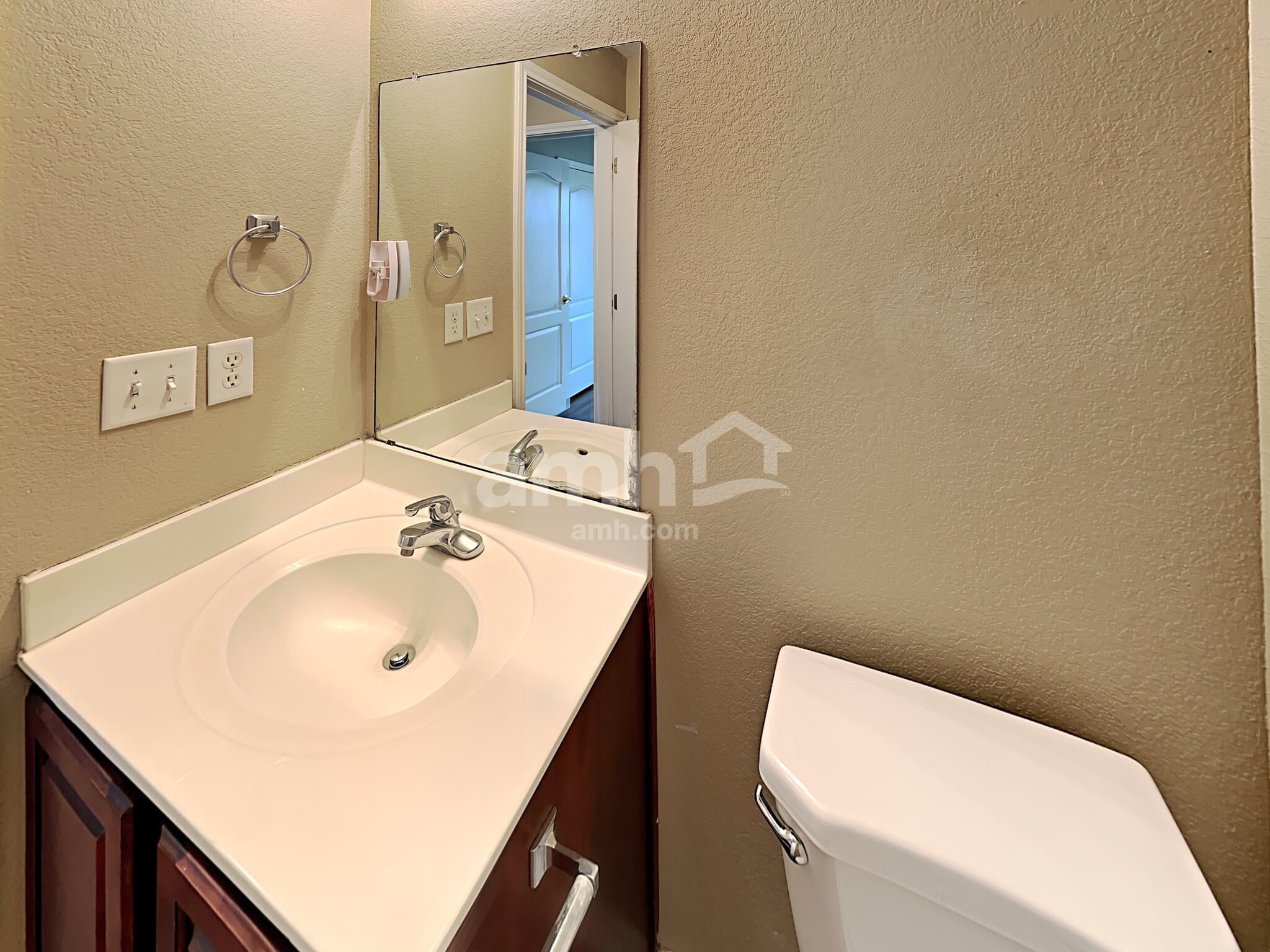 Building Photo - 9211 Mission Run