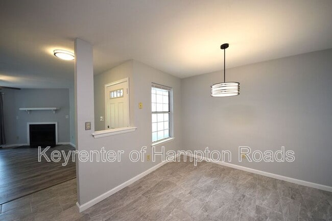 Building Photo - 612 Waters Dr