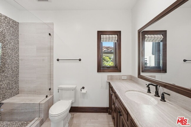 Building Photo - 2108 San Ysidro Dr