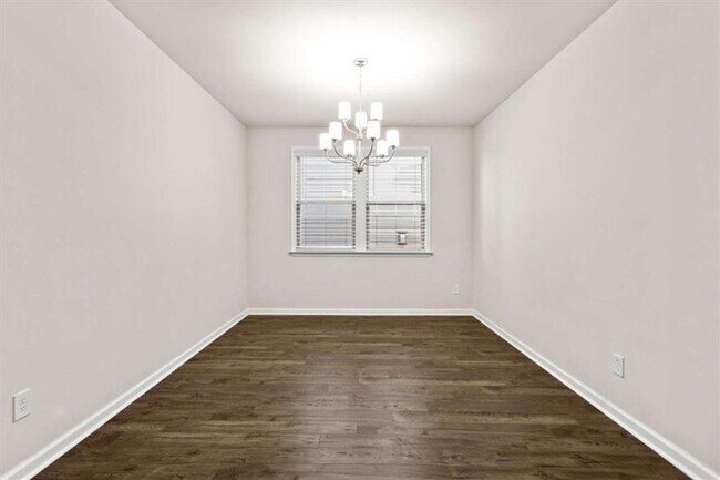 Building Photo - 3217 Hidden Valley Cir