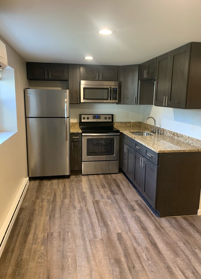 Building Photo - PINE GROVE MANOR