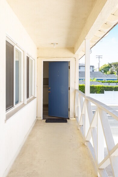 Building Photo - 1240 Manhattan Beach Blvd