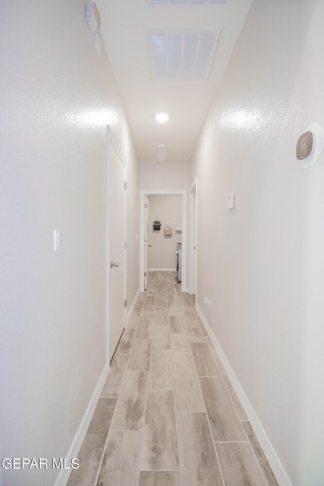 Building Photo - 10716 Drew Pearson Dr