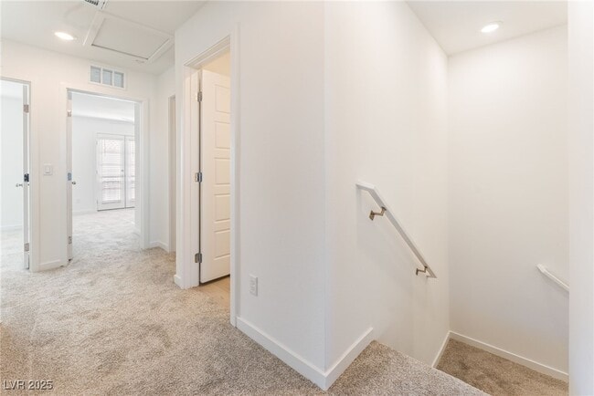 Building Photo - 943 Watford Pl