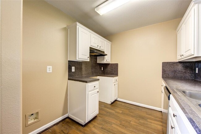 Building Photo - 6814 Manor Terrace Ln