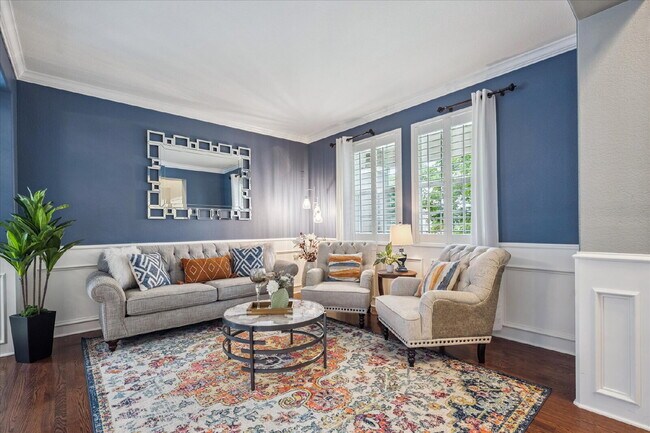 Building Photo - Golf-Course Retreat