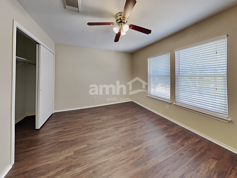 Building Photo - 9803 Foxmoor Crk