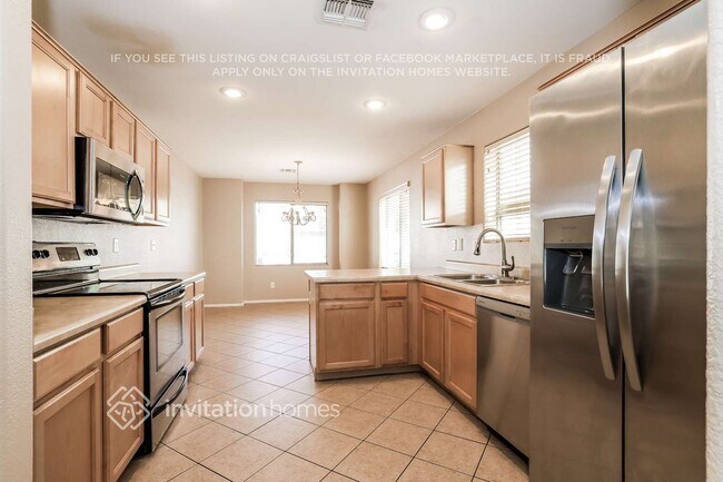 Building Photo - 423 W Corriente Ct