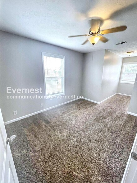 Building Photo - 1533 Apache Way