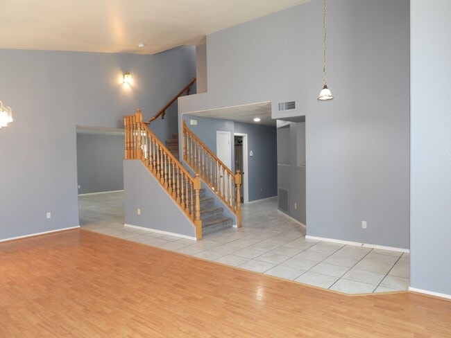 Building Photo - THIS HOME IS FOR LEASE UNTIL 8/31/2026 SHORT TERM.