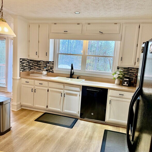 Building Photo - 4401 Yorkshire Ct