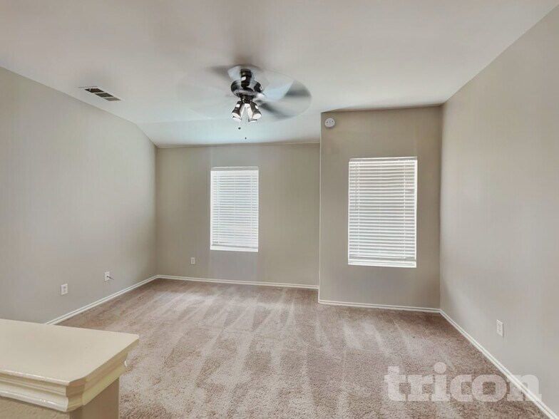 Building Photo - 712 Locustberry Dr