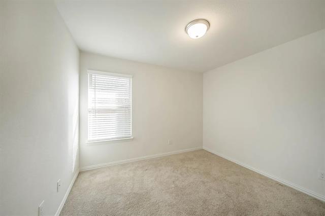 Building Photo - 1215 Chapel Hill Dr