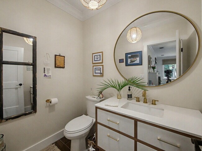 Building Photo - 8121 SE Orchard Terrace