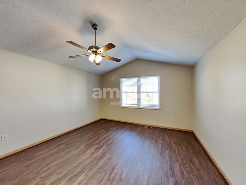Building Photo - 6875 Tumbleweed Ln