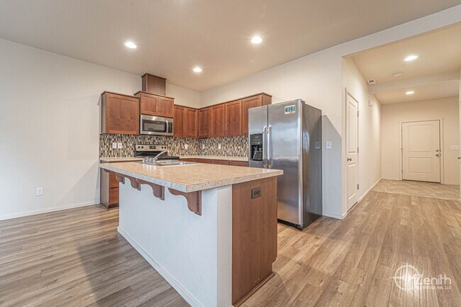 Building Photo - 1400 NE 85th Way