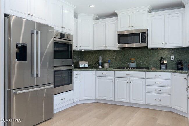 Building Photo - 5557 Adelina Ct