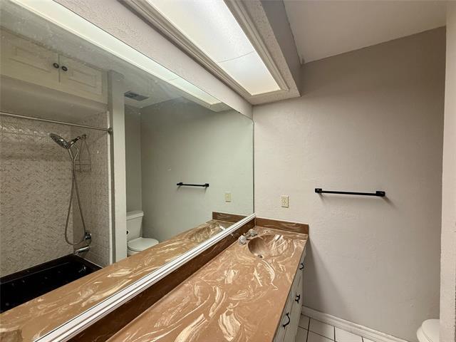 Building Photo - 4011 Fairway Dr