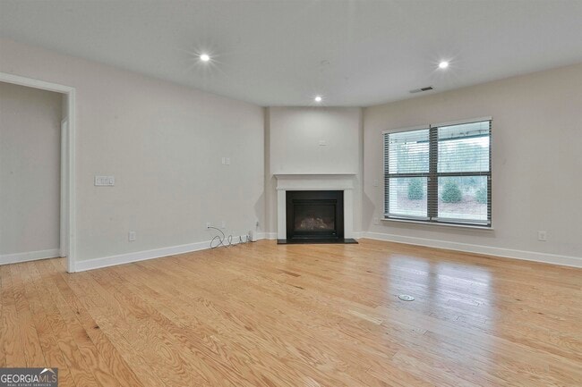 Building Photo - 330 Elkins Pl