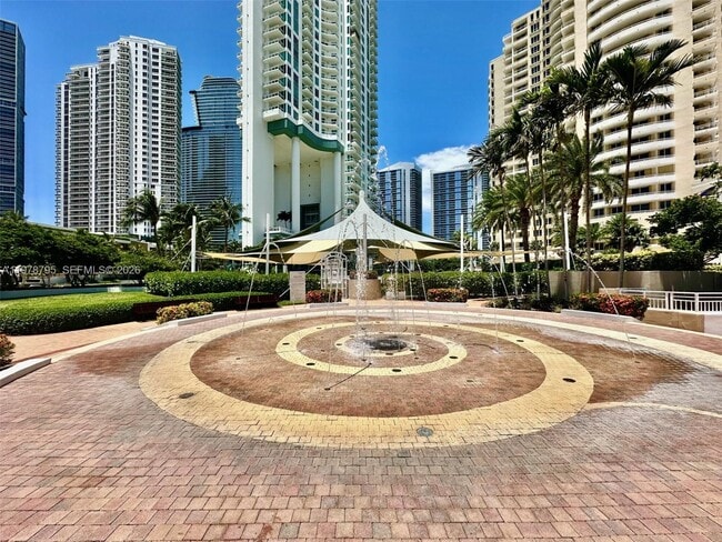 Building Photo - 808 Brickell Key Dr
