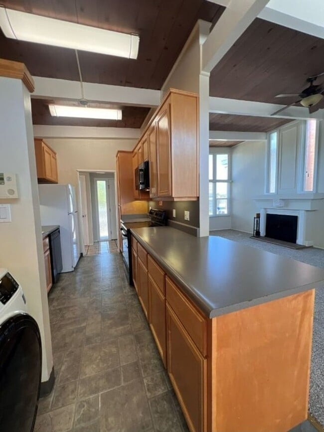 Building Photo - Hardeman