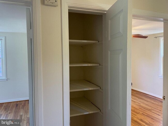 Building Photo - 610 Ritchie Ave