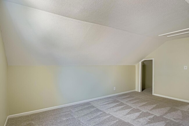 Building Photo - 837 Bidwell St