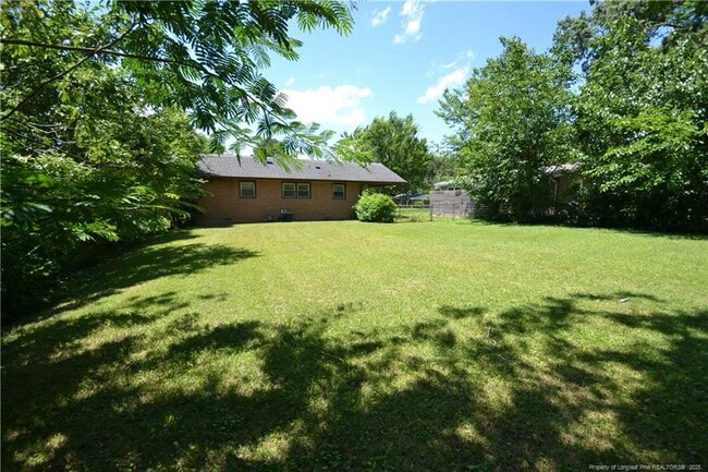 Building Photo - 717 Friar Tuck Rd