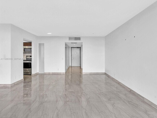 Building Photo - 20301 W Country Club Dr