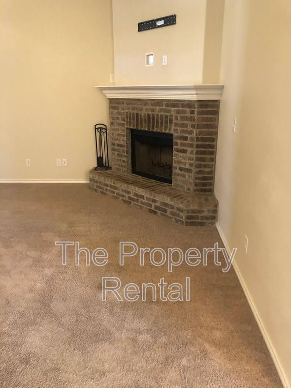 Building Photo - 1026 E 93rd St