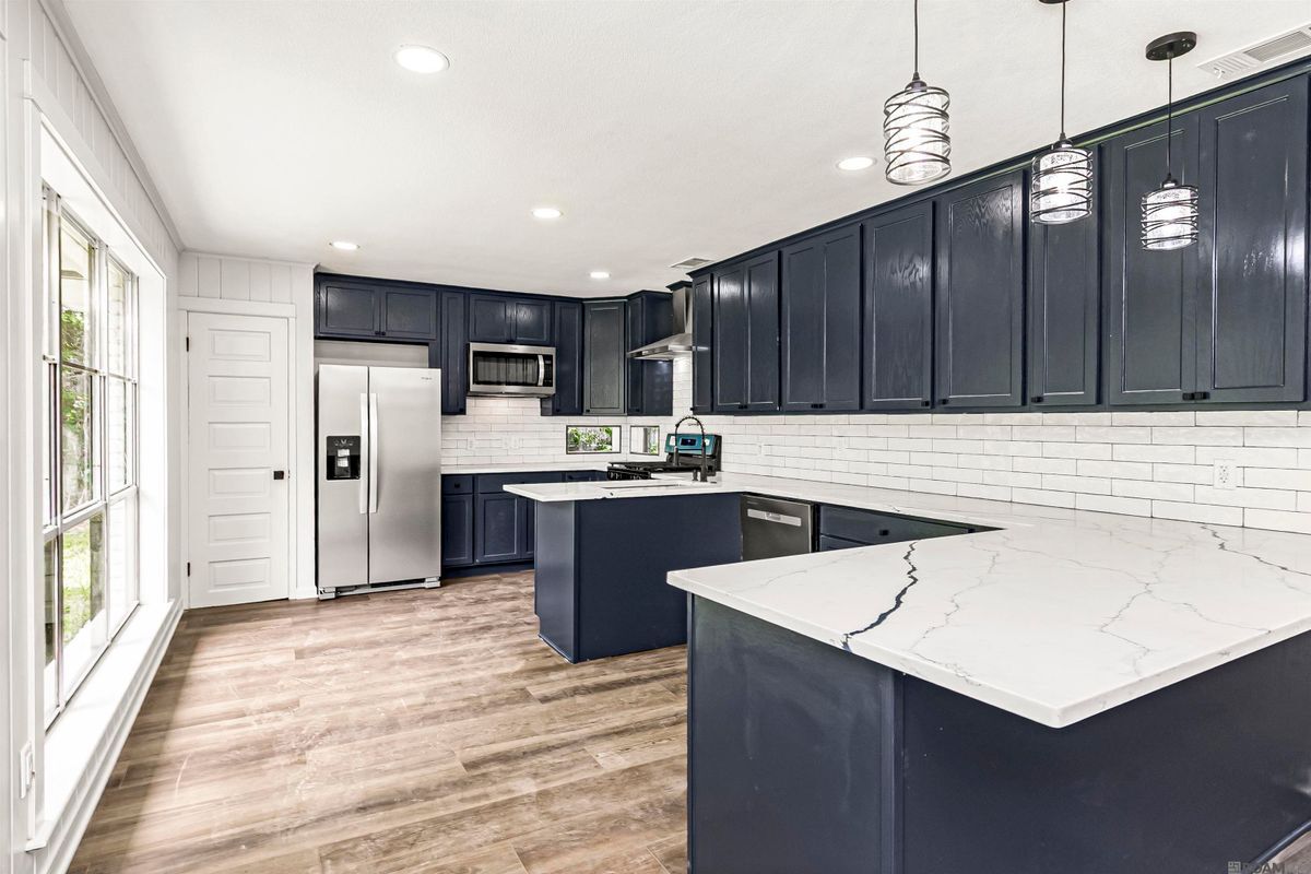 Building Photo - 535 Thornwood Dr