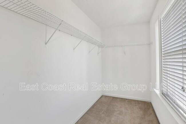 Building Photo - 116 Celadon Dr