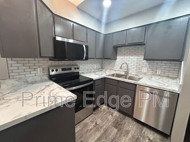 Building Photo - 1721 Ridgehaven Ct