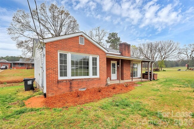 Building Photo - 170 Shuping Mill Rd