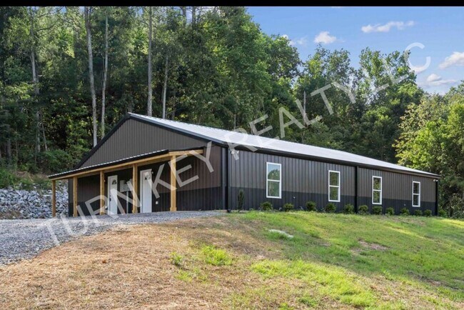 Primary Photo - 1035 County Rd