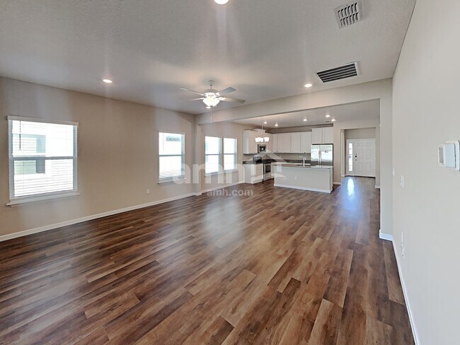 Building Photo - 204 Hemlock Pt