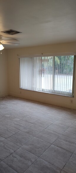 living room - 12126 Gibbs Rd