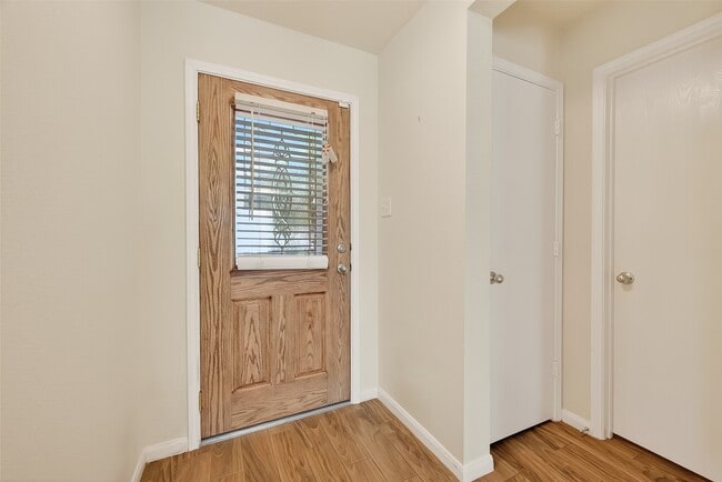 Building Photo - 6523 Mildenhall Ct