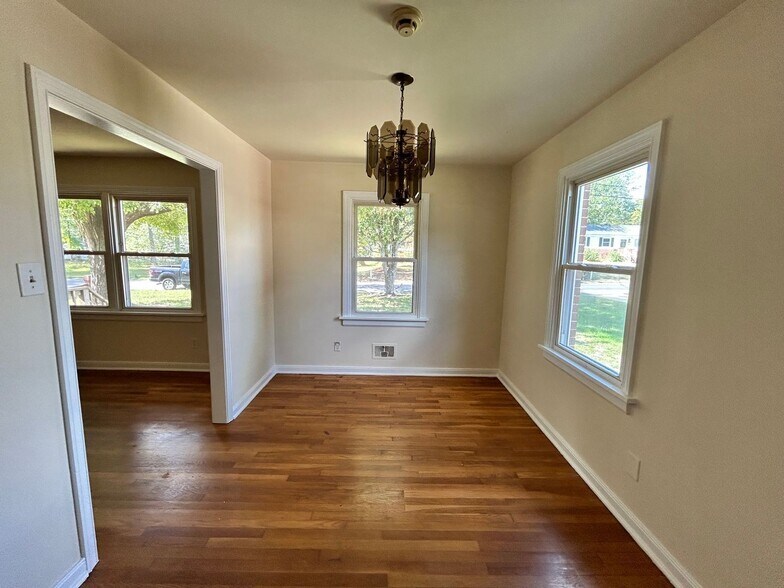Building Photo - 1031 Derrymore Rd