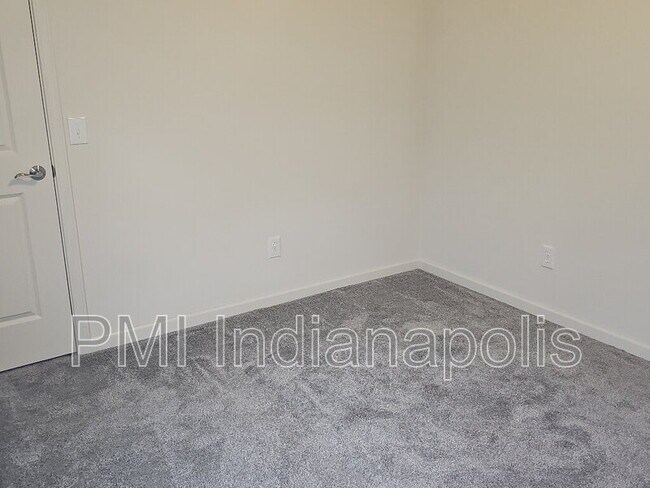 Building Photo - 15364 Staffordshire Wy