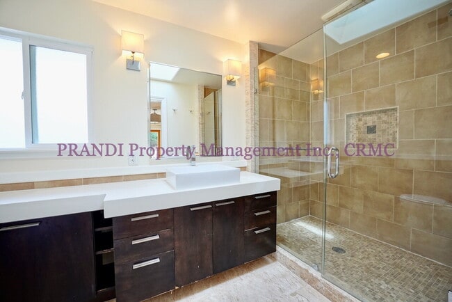 Building Photo - "Charming 4-Bed, 3-Bath Sanctuary in San R...