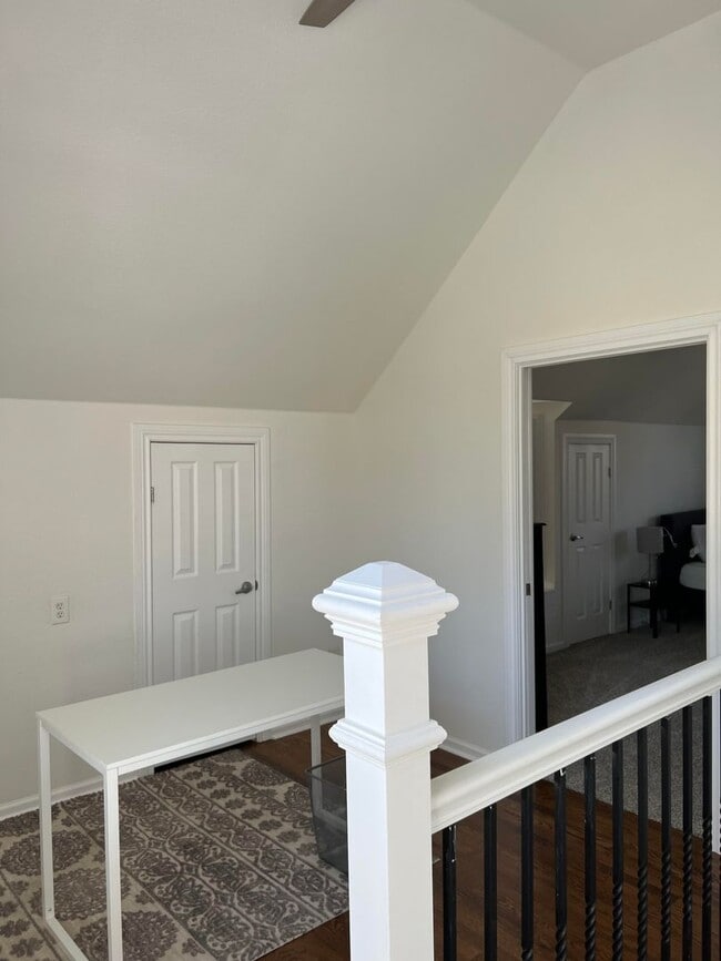 Building Photo - 2404 Thornton Rd