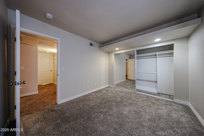 Building Photo - 3435 W Danbury Dr