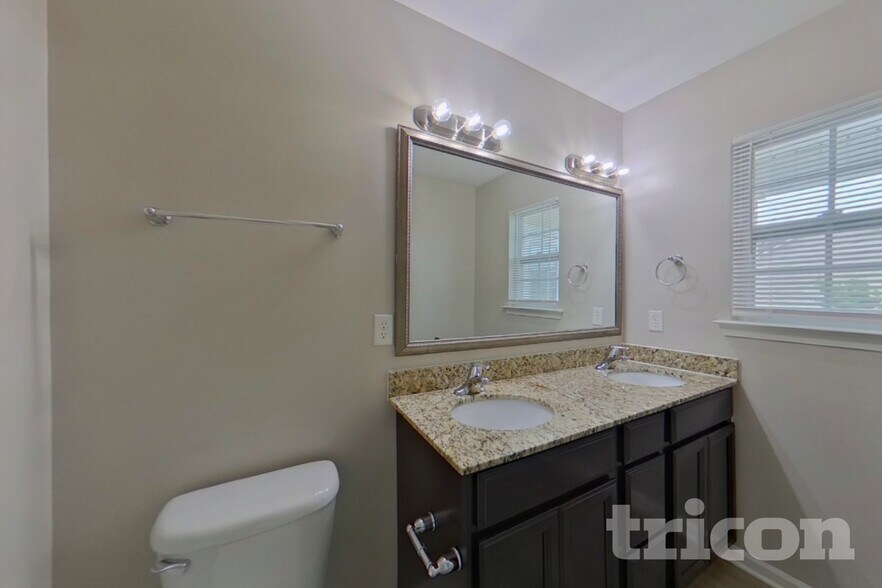 Building Photo - 344 Longfellows Ln