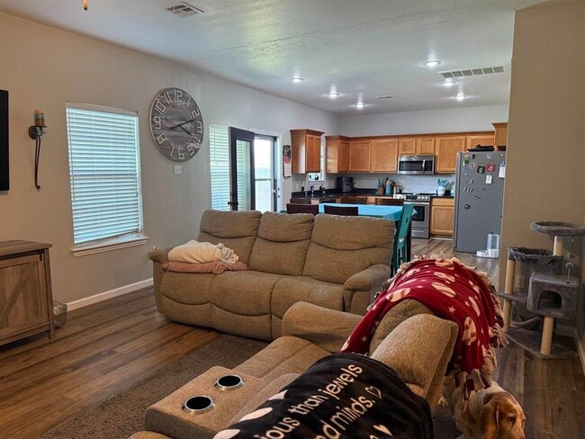 Building Photo - 3623 Plantation Dr